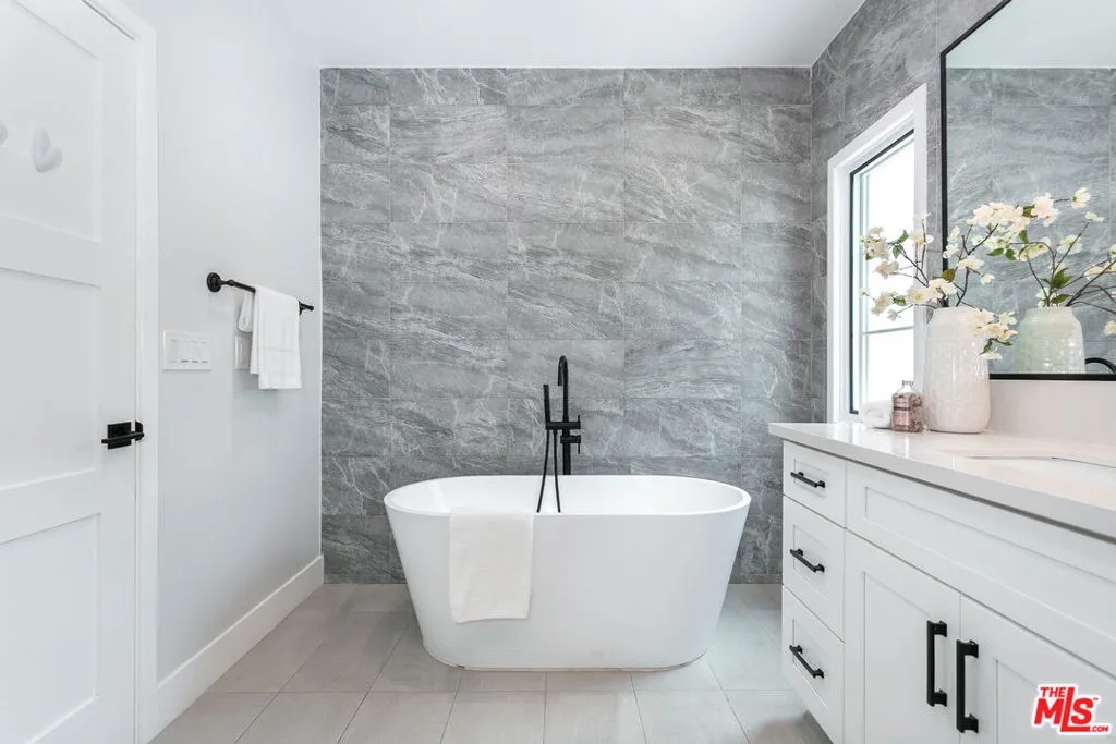 732 N Cherokee Avenue, Los Angeles, California 90038 home-pic-13